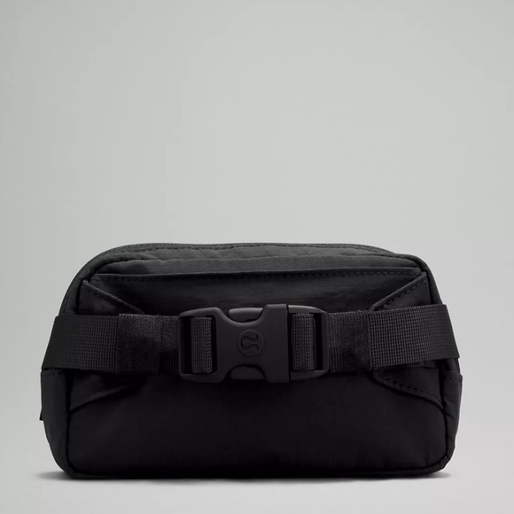 NWT Lululemon Mini Belt Bag in Black - Picture 5 of 10